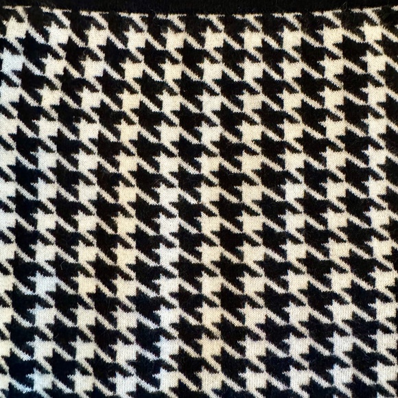 NWT Neiman Marcus Cashmere Houndstooth Black & White Skirt - Size Large - Picture 4 of 6